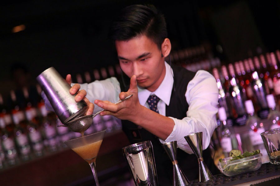 深圳羅湖招聘花式調(diào)酒師：1名，薪資5500-7000加提成